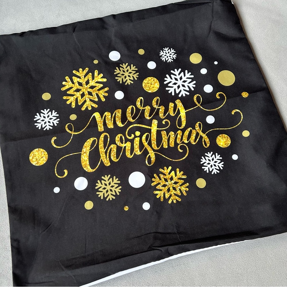Cushion Cover ~ “Merry Christmas” with Snowflakes ~ Brand New!